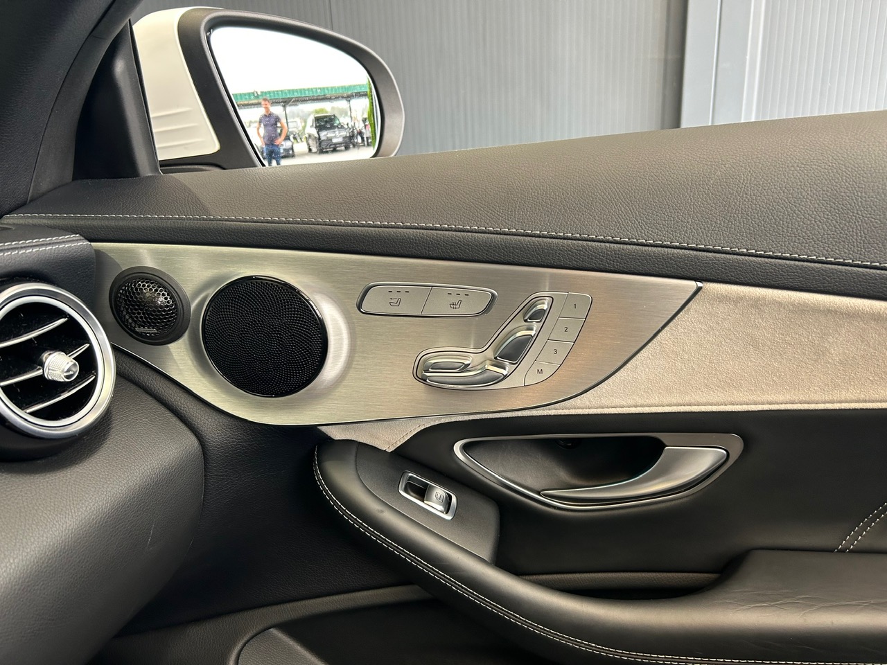 Mercedes-Benz Clase C Cabrio AMG C63S foto 14