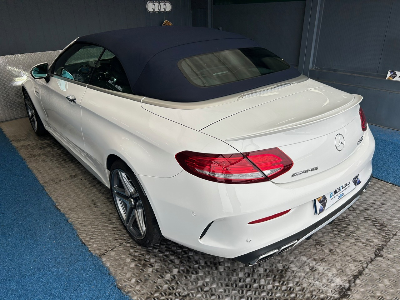 Mercedes-Benz Clase C Cabrio AMG C63S foto 11