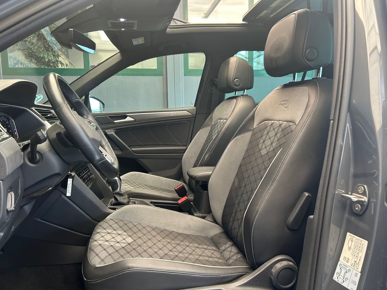 VOLKSWAGEN Tiguan R-Line 2.0 TDI foto 9