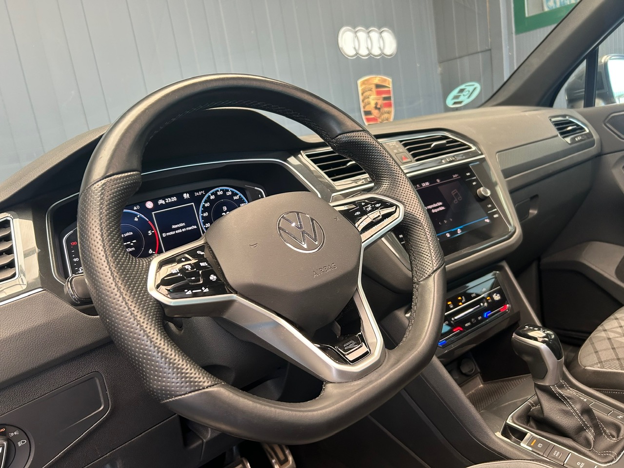 VOLKSWAGEN Tiguan R-Line 2.0 TDI foto 11