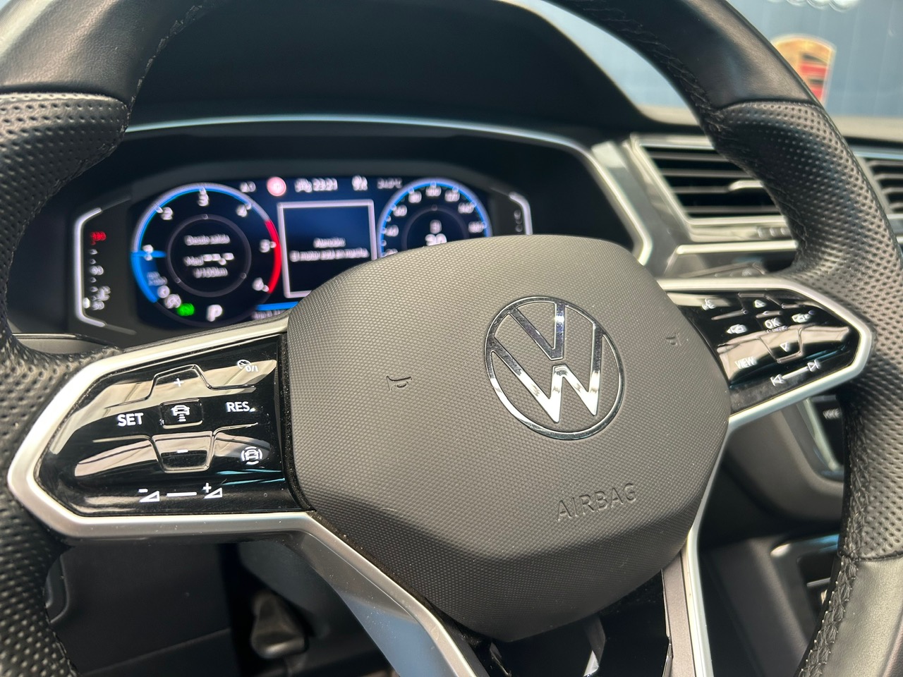 VOLKSWAGEN Tiguan R-Line 2.0 TDI foto 15