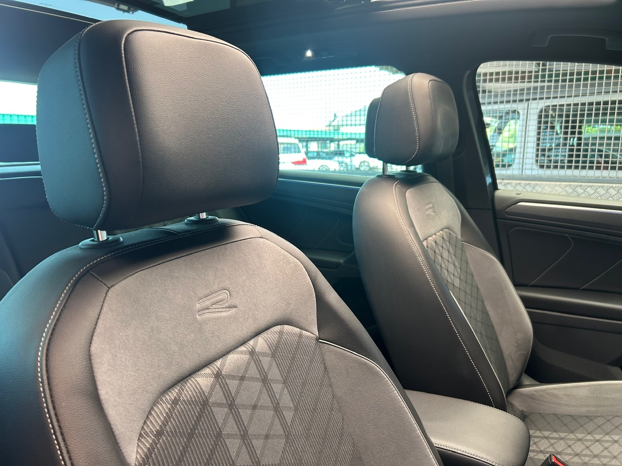 VOLKSWAGEN Tiguan R-Line 2.0 TDI foto 18