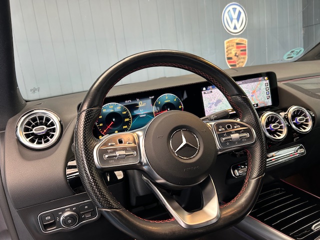 Mercedes-Benz GLA 200 D AMG foto 8