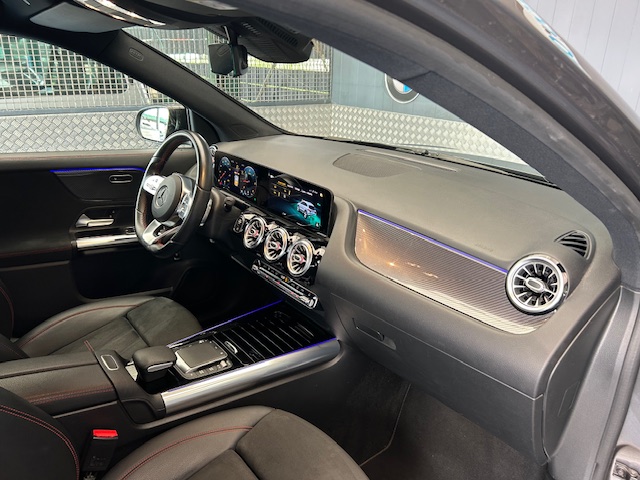 Mercedes-Benz GLA 200 D AMG foto 19