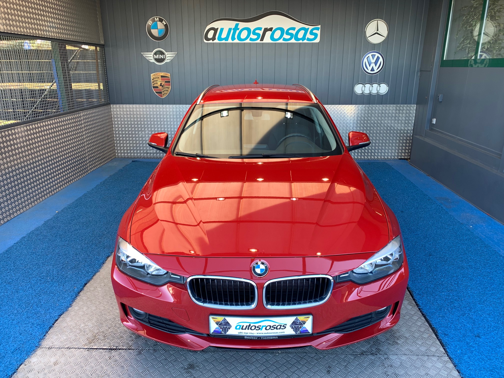 Bmw Serie 3 318d Touring foto 3