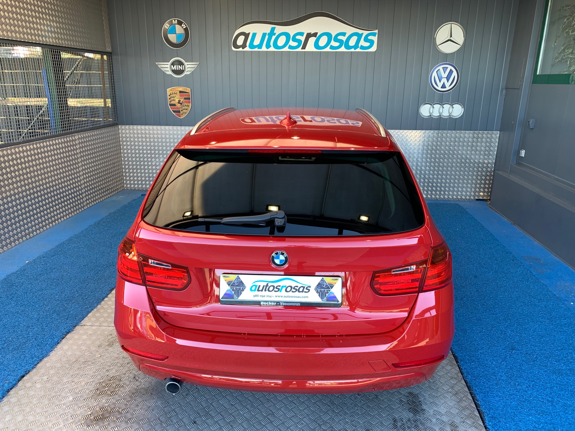 Bmw Serie 3 318d Touring foto 6