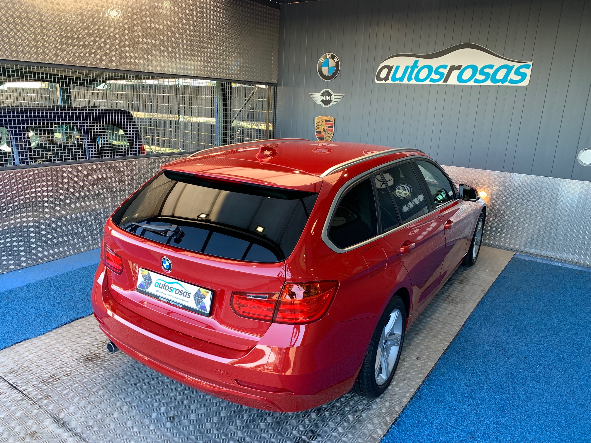 Bmw Serie 3 318d Touring foto 5