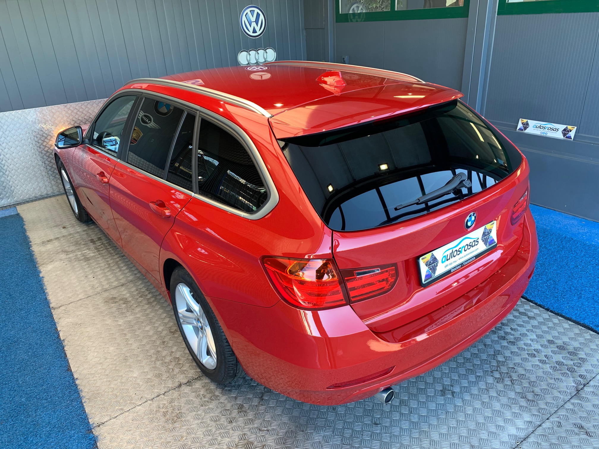 Bmw Serie 3 318d Touring foto 7