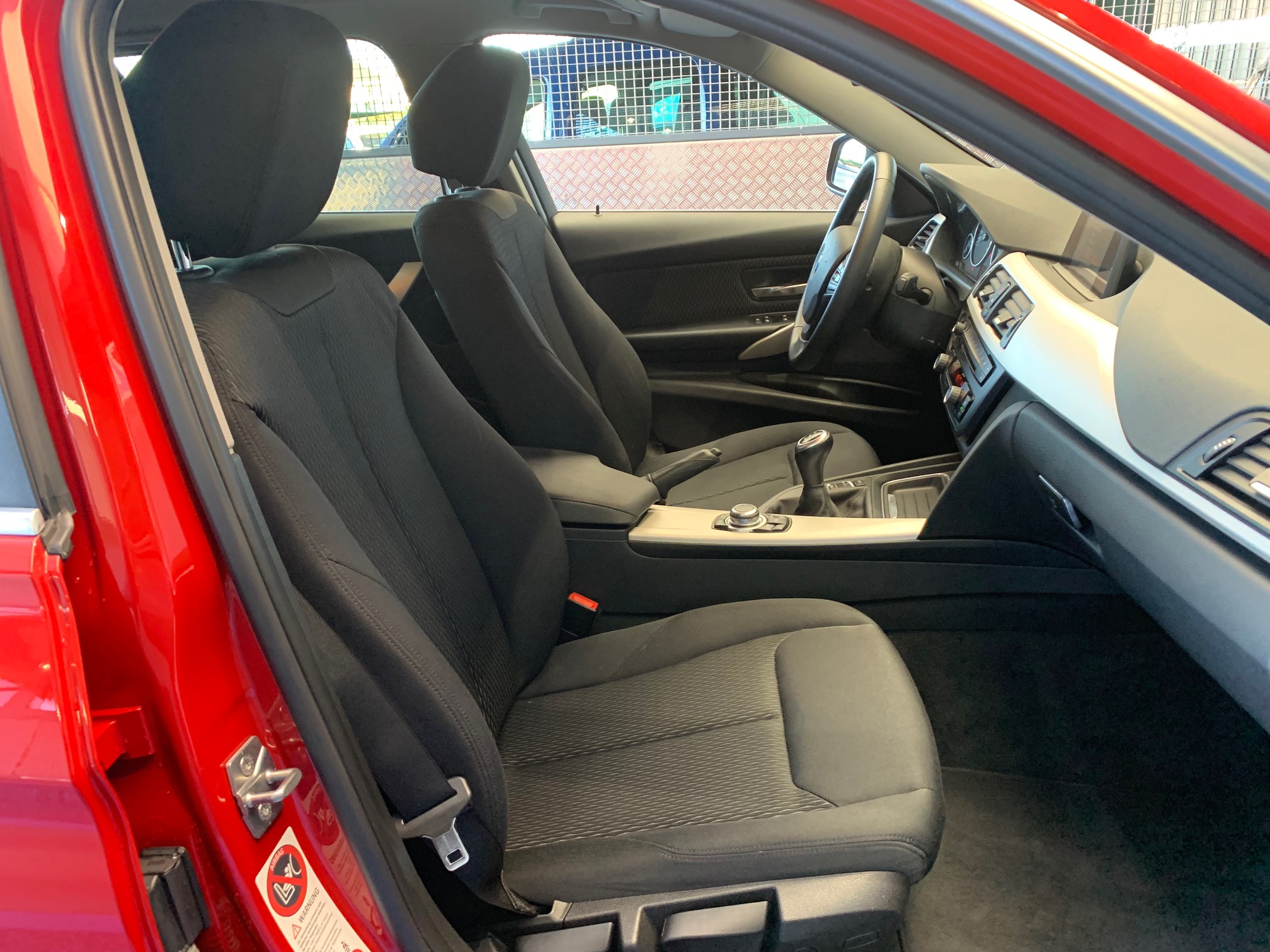 Bmw Serie 3 318d Touring foto 14