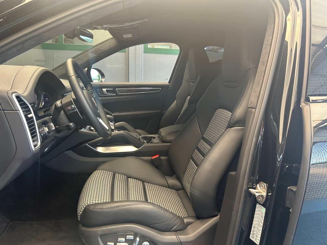 Porsche Cayenne Coupé Turbo S EHybrid foto 9