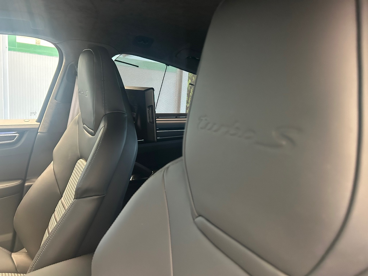 Porsche Cayenne Coupé Turbo S EHybrid foto 36