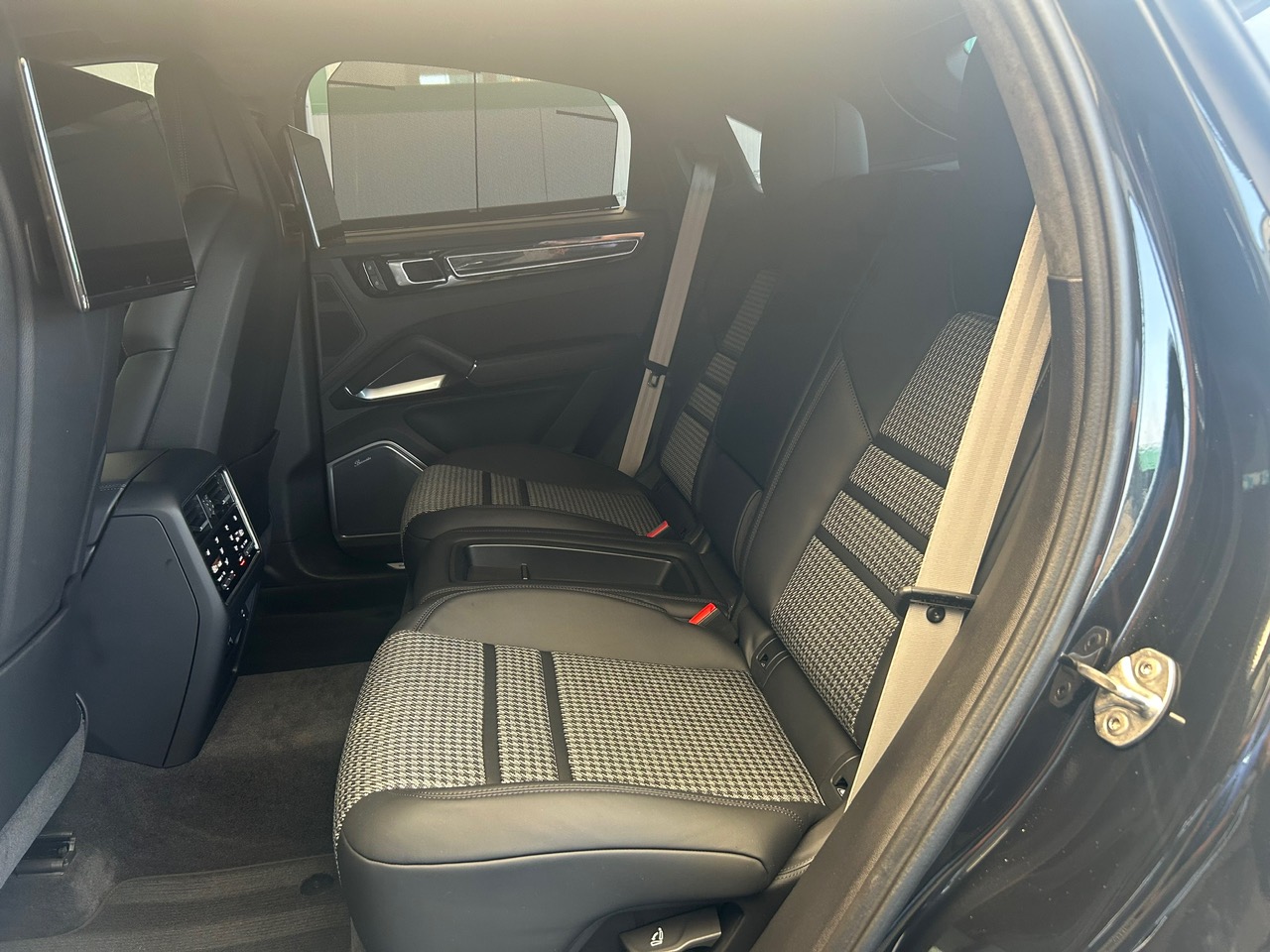 Porsche Cayenne Coupé Turbo S EHybrid foto 39