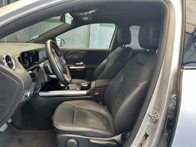 Mercedes-Benz GLA 200 D AMG foto 9