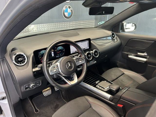 Mercedes-Benz GLA 200 D AMG foto 10