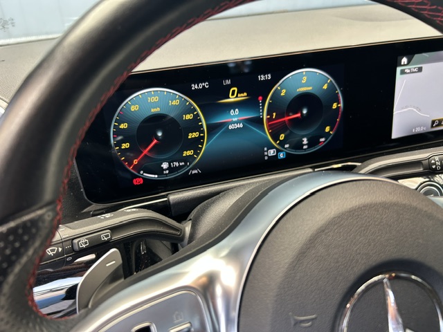 Mercedes-Benz GLA 200 D AMG foto 12
