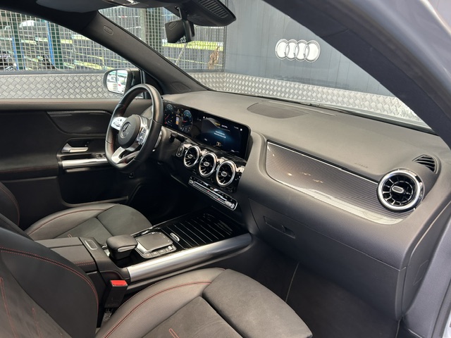 Mercedes-Benz GLA 200 D AMG foto 20