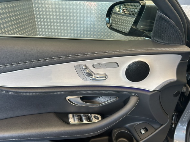Mercedes-Benz Clase E 220D AMG foto 9
