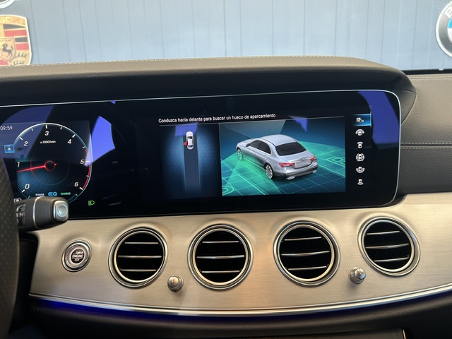 Mercedes-Benz Clase E 220D AMG foto 13