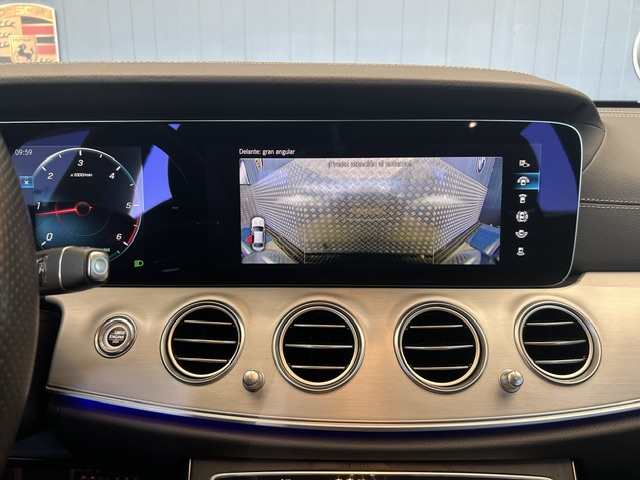 Mercedes-Benz Clase E 220D AMG foto 14